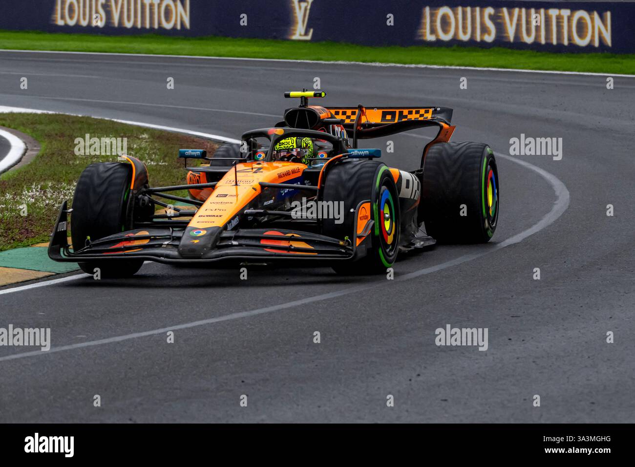 Melbourne, Australia, 16 marzo 2025, Lando Norris, dal Regno Unito gareggia per McLaren F1. La giornata del Gran Premio d'Australia 2025, che si svolge a Melbourne, in Australia. Crediti: Michael Potts/Alamy Live News Foto Stock