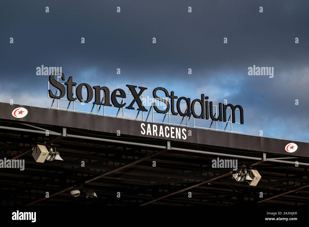 Londra, Regno Unito. 16 marzo 2025. Lo Stonex Stadium al termine della finale PWR Womens Play Off tra Gloucester Hartpury Women e Saracens Women allo Stonex Stadium di Londra, Inghilterra, il 16 marzo 2025. Foto di Phil Hutchinson. Solo per uso editoriale, licenza richiesta per uso commerciale. Non utilizzare in scommesse, giochi o pubblicazioni di singoli club/campionato/giocatori. Crediti: UK Sports Pics Ltd/Alamy Live News Foto Stock