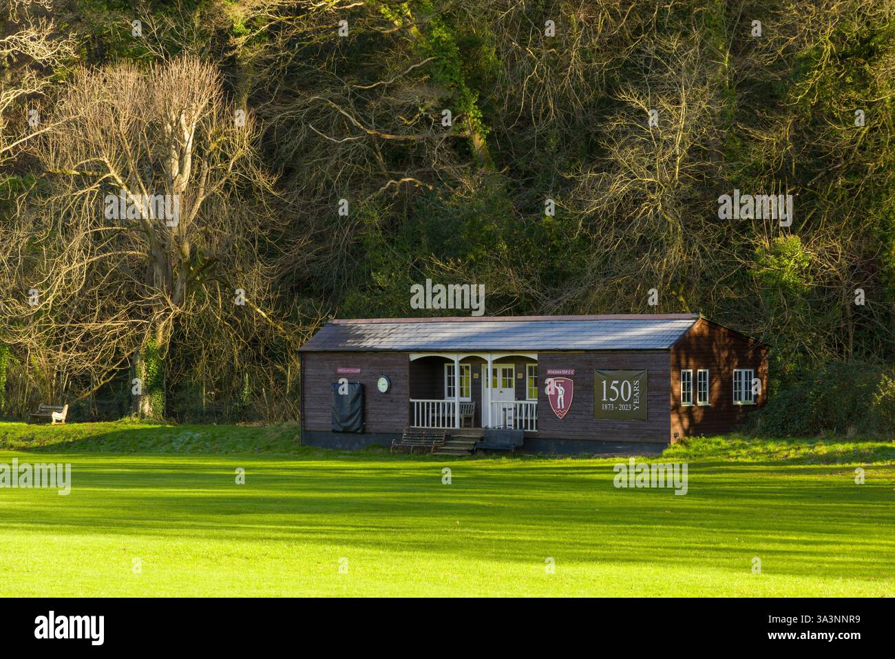 Roadwater Cricket Club Clubhouse presso il campo ricreativo di Exmoor National Park, Somerset, Inghilterra. Foto Stock