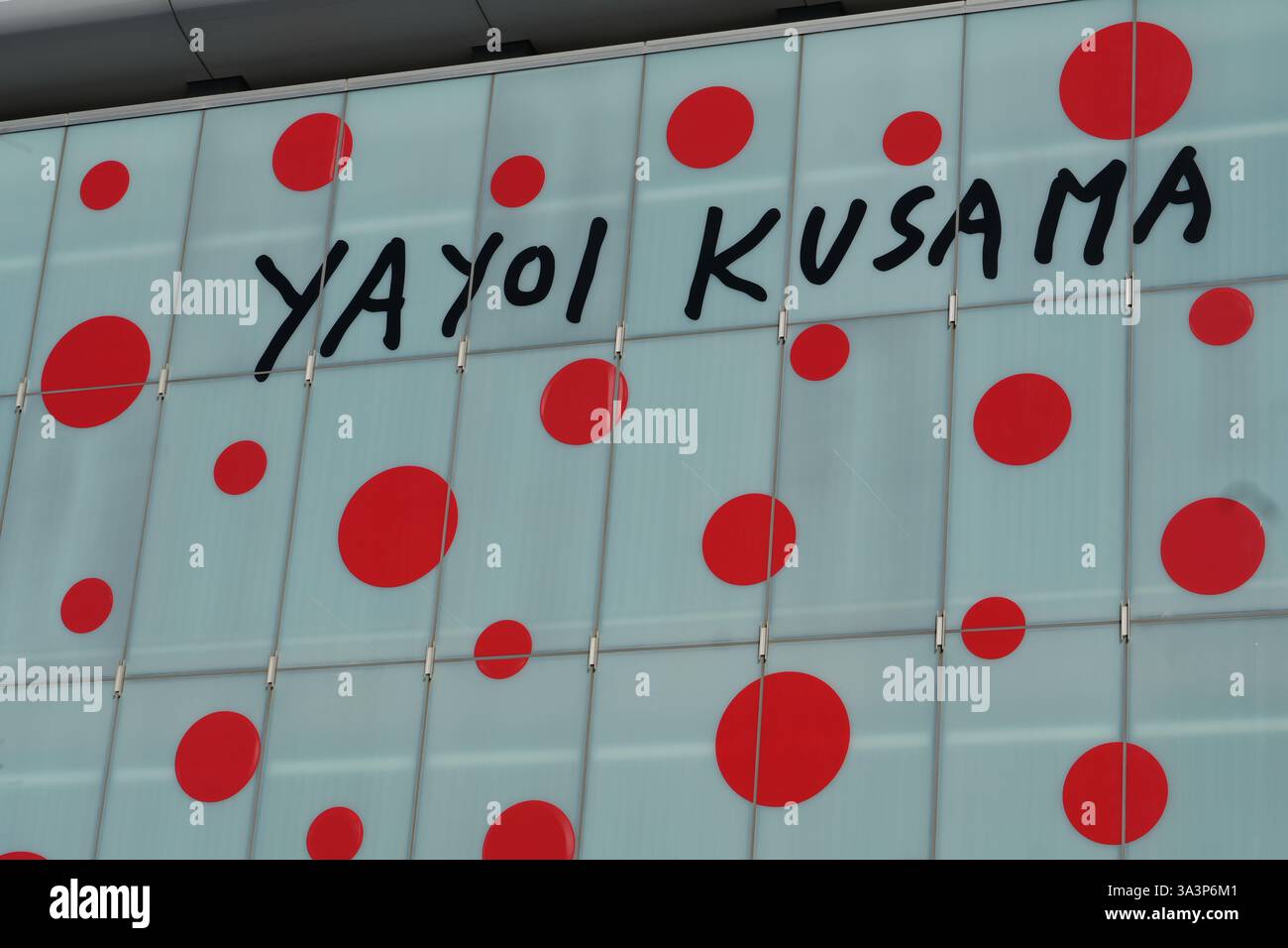 Matsumoto City Art Museum, sede della mostra permanente Yayoi Kusama, Matsumoto, Nagano, Giappone Foto Stock