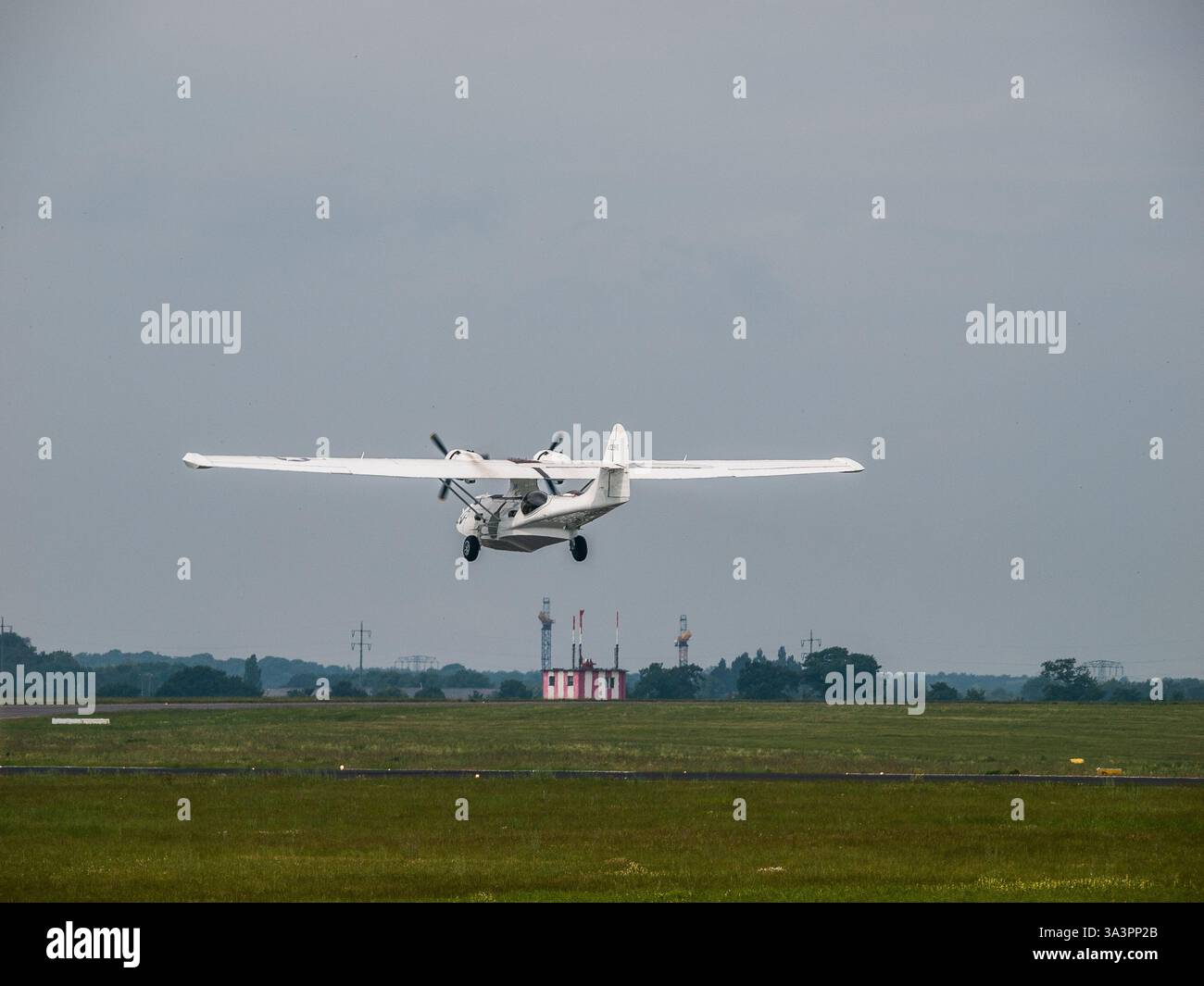 Belin, Germania - 11 giugno 2010: Idrovolante consolidato modello 28 (PBY Catalina) e velivoli anfibi al Salone aereo di Berlino (ILA) 2010 Foto Stock