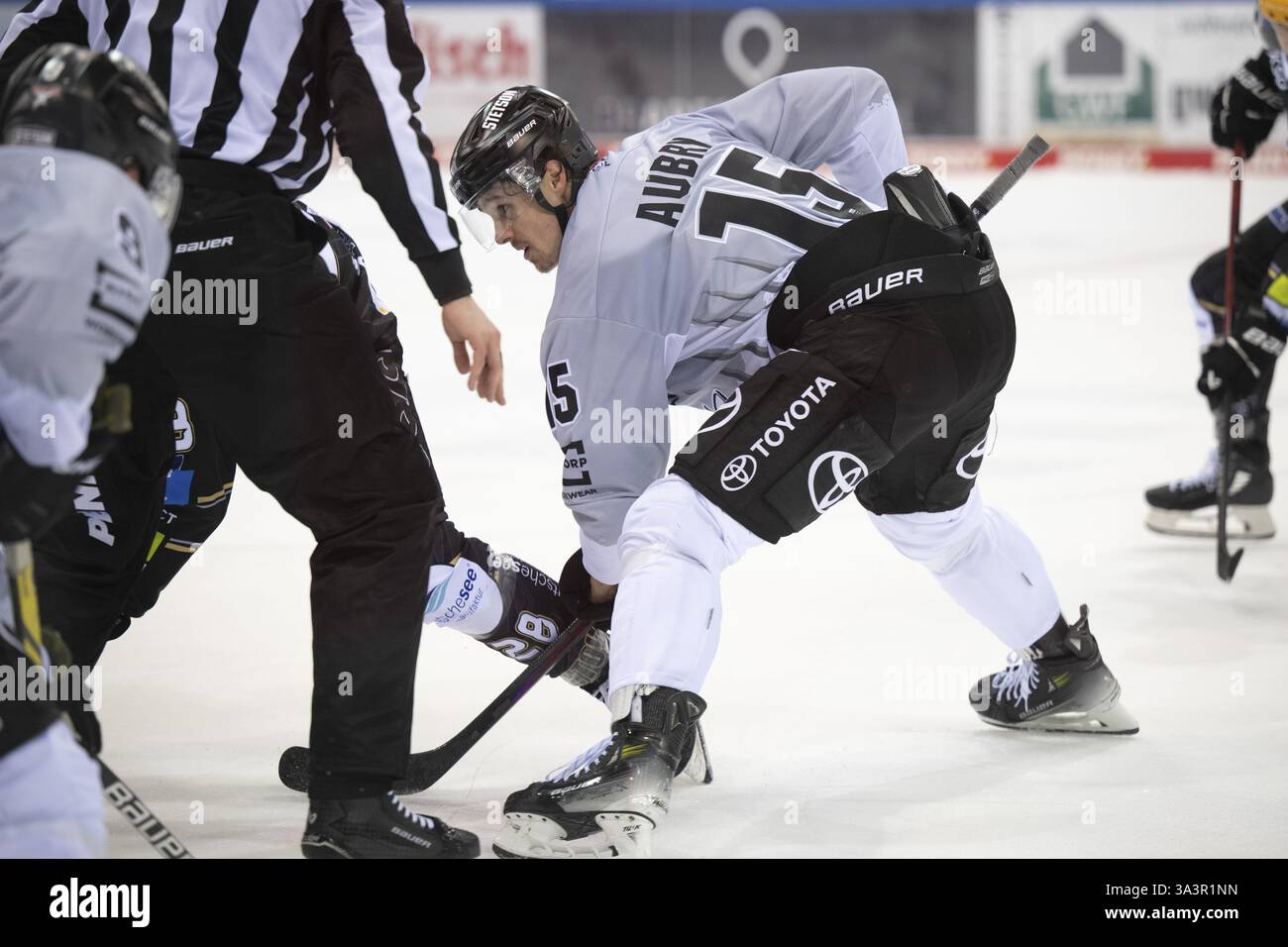 Eisarena Bremerhaven, Bremerhaven, Brema, Louis- Marc Aubry (Koelner Haie, #15), PENNY DEL, Fischtown Pinguins-Koelner Haie su 16.03.2025 all'EISA Foto Stock