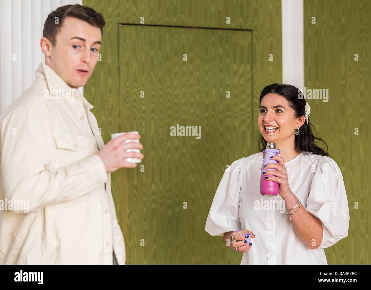 Brian o'Muiri e Helaina Cole, West End presentano in Maiden Lane, Covent Garden, Londra © Clarissa Debenham (Film Free Photography) / Alamy Foto Stock