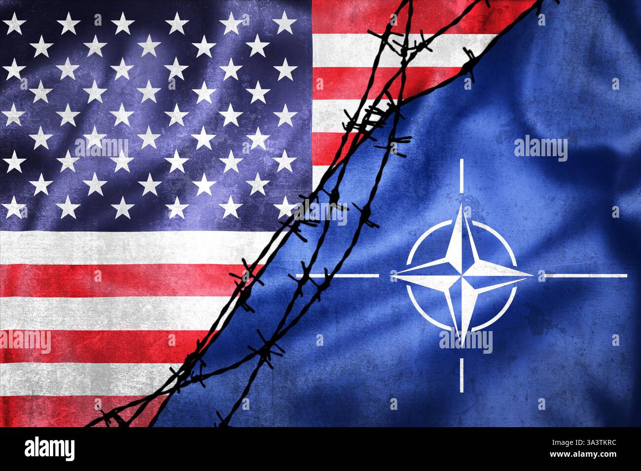 Bandiere grunge degli Stati Uniti e della NATO divise per illustrazione del filo spinato, concetto di relazioni tese tra Stati Uniti e alleanza noratlantica Foto Stock