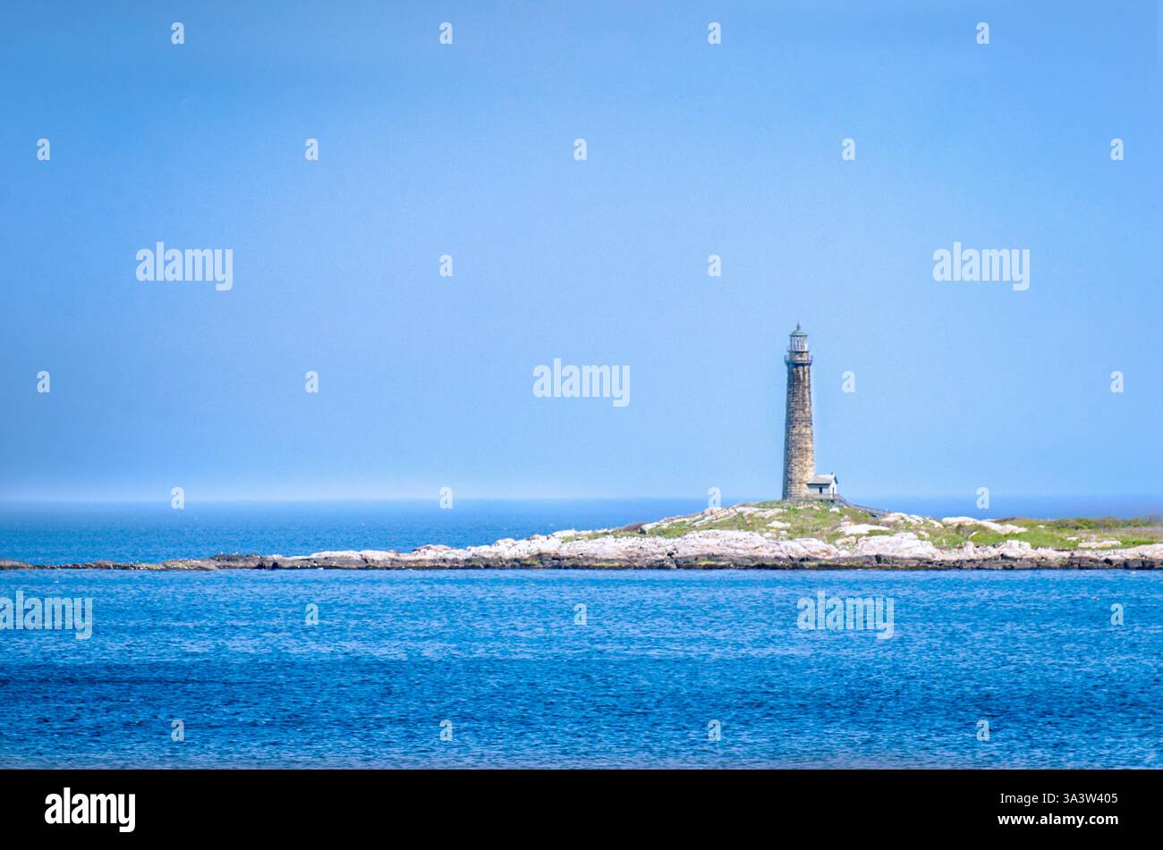 Uno dei due fari al largo della costa di Rockport, Massachusetts Foto Stock