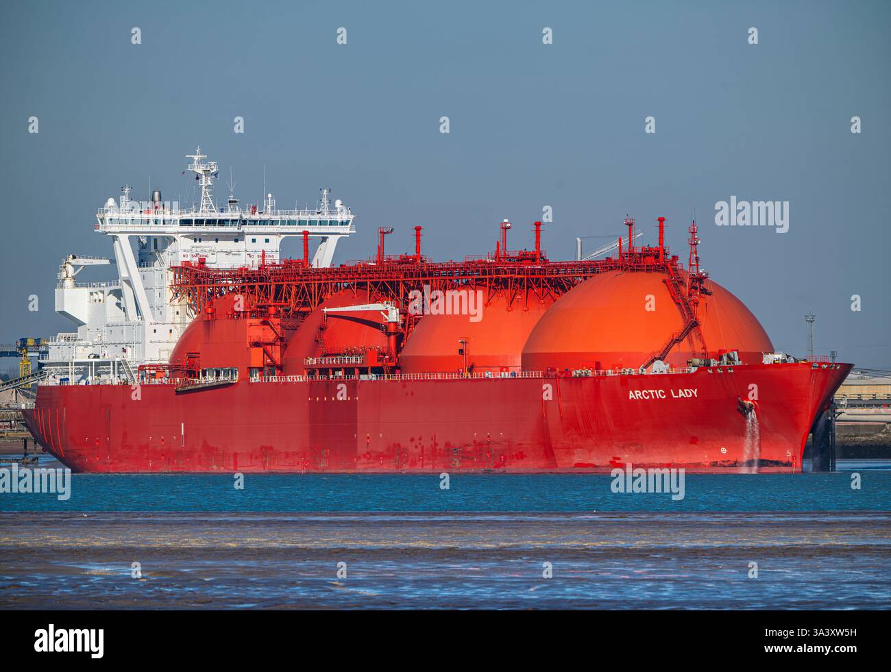 L'autocisterna a gas naturale liquido Aectic Lady attracca a Thamesport, Kent, Regno Unito, da Melkoya in Norvegia. 18 marzo 2025. Crediti: James Buttenshaw/Alamy Live News Foto Stock