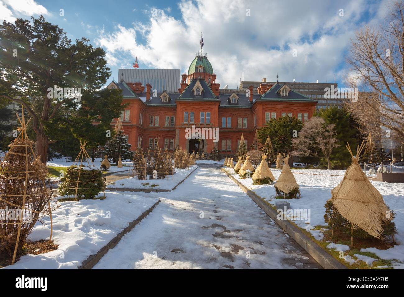 L'ex edificio degli uffici governativi di Hokkaido, costruito in mattoni rossi-arancioni, era un importante edificio governativo in passato situato a Sapporo Foto Stock