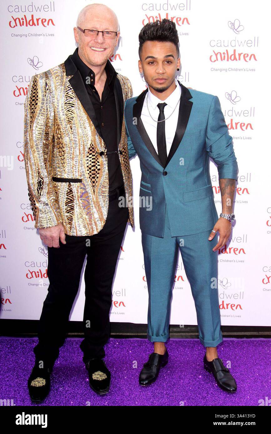 John Caudwell e Aston Merrygold arrivano al Butterfly Ball 2015 al Grosvenor House Hotel di Londra - 25 giugno 2015 Foto Stock