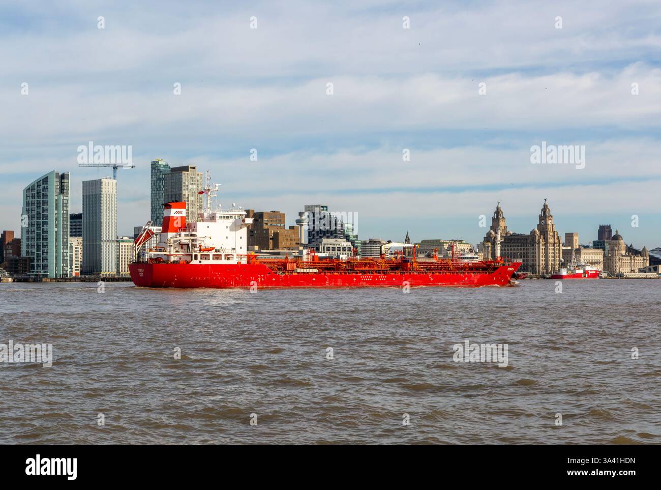 Nave petroliera "tequila" nell'estuario del fiume Mersey in arrivo a Liverpool, Inghilterra, Regno Unito Foto Stock