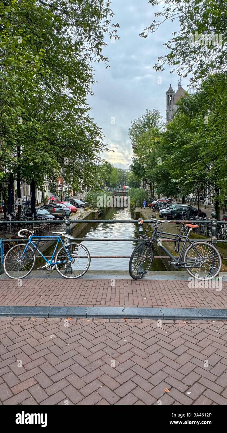 Canali di Amsterdam - Immagine stock catturata con smartphone