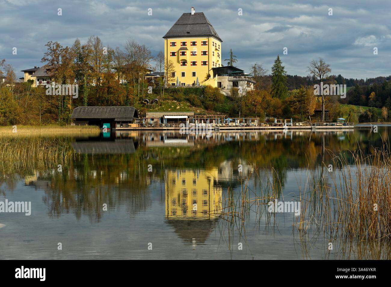 Rosewood Hotel Schloss Fuschl am Fuschlsee, Hof bei Salzburg, Salzkammergut, Österreich *** Rosewood Hotel Fuschl Castle sul Lago Fuschl, Hof vicino a Salz Foto Stock