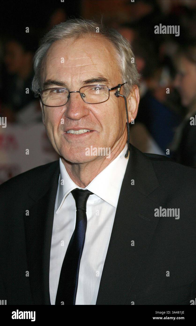 3 NOVEMBRE 2008 - THE ROYAL ALBERT HALL, LONDRA - LARRY LAMB.ACTORS.NATIONAL TELEVISION AWARDS 2008.THE ROYAL ALBERT HALL, LONDRA, INGHILTERRA.29 OTTOBRE 2008.DII34540.THE ROYAL ALBERT HALL LONDRA 10-29-2008. DAVE GADD- - K60064 (immagine di credito: © Globe Photos/ZUMAPRESS.com) Foto Stock