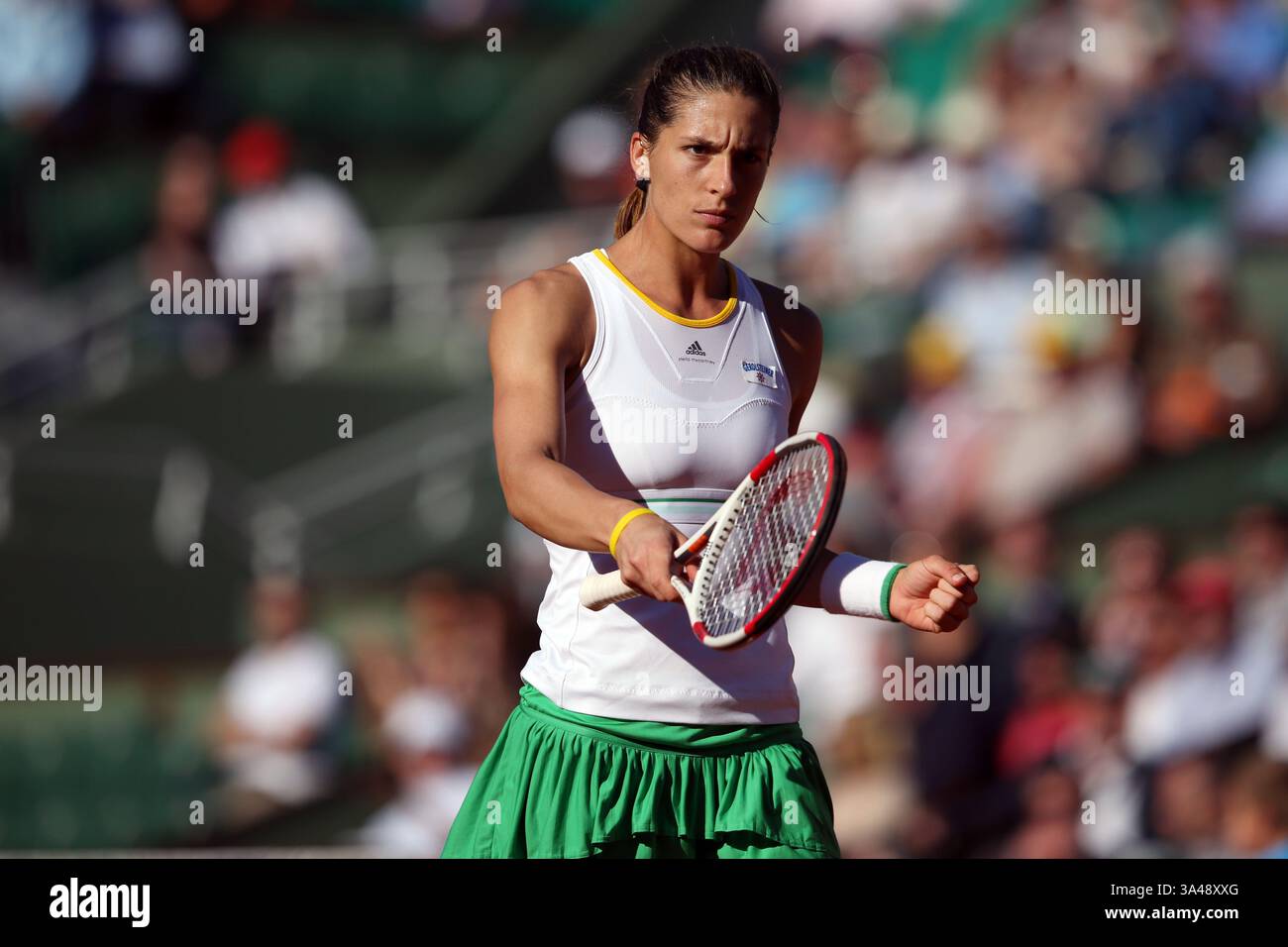 5 giugno 2014 - Parigi, Francia - Simona Halep di Romania sconfigge ANDREA PETKOVIC di Germania (6-2, 7-6) durante le semifinali femminili del Roland Garros 2014 Open di Francia. (Immagine di credito: © Maya Vidon-White/ZUMA Wire/ZUMAPRESS.com) Foto Stock