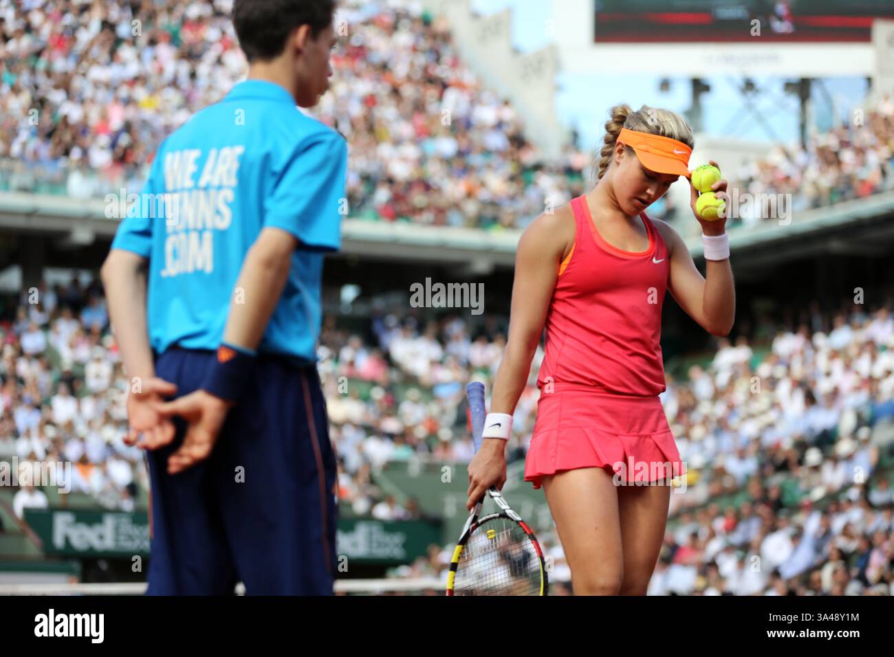 5 giugno 2014 - Parigi, Francia - EUGENIE BOUCHARD del Canada viene sconfitta da Maria Sharapova (4-6, 7-5, 6-2) durante le semifinali femminili del Roland Garros 2014. (Immagine di credito: © Maya Vidon-White/ZUMA Wire/ZUMAPRESS.com) Foto Stock