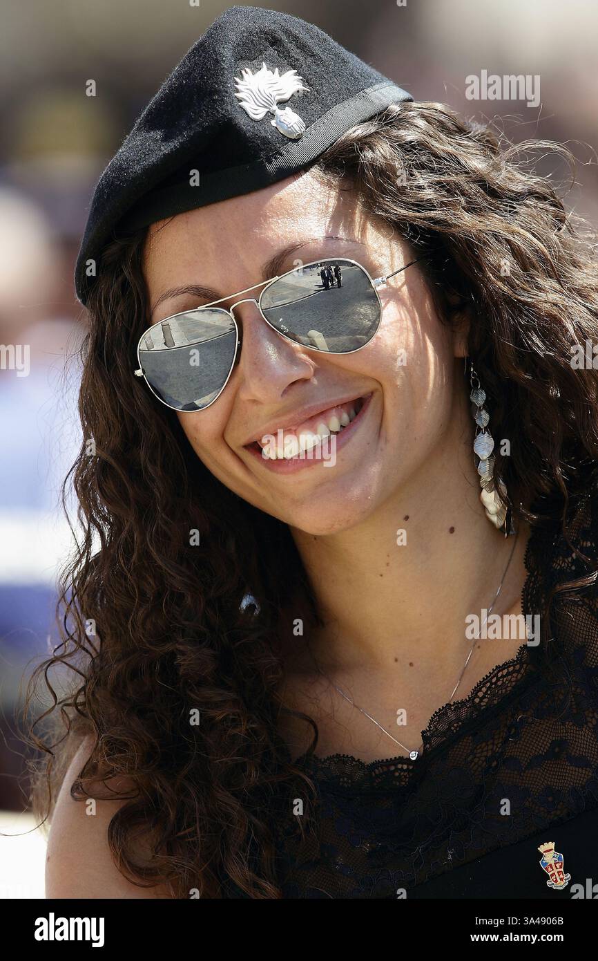 6 giugno 2014 - Stato della città del Vaticano (Santa sede) - PAPA FRANCESCO durante un'udienza generale speciale per il bicentenario dei membri della polizia militare nazionale dei Carabinieri in Piazza San Pietro in Vaticano. (Immagine di credito: © Evandro Inetti/ZUMAPRESS.com) Foto Stock