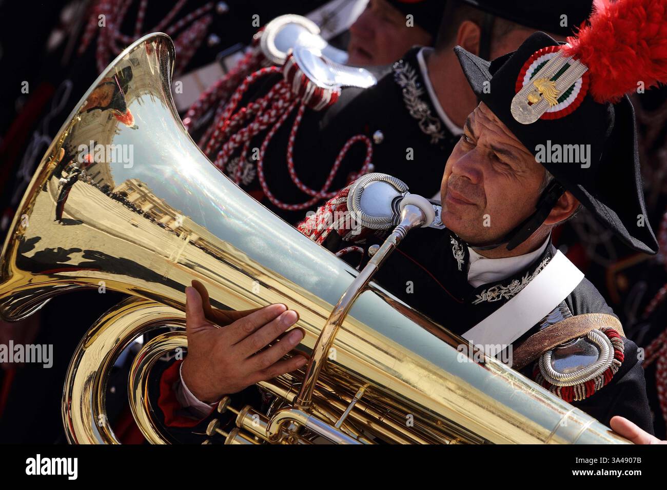 6 giugno 2014 - Stato della città del Vaticano (Santa sede) - PAPA FRANCESCO durante un'udienza generale speciale per il bicentenario dei membri della polizia militare nazionale dei Carabinieri in Piazza San Pietro in Vaticano. (Immagine di credito: © Evandro Inetti/ZUMAPRESS.com) Foto Stock