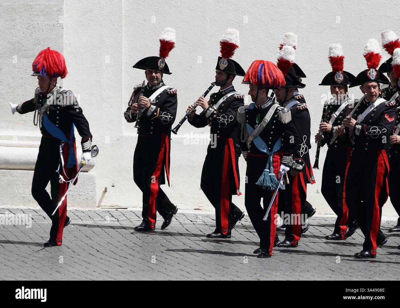 6 giugno 2014 - Stato della città del Vaticano (Santa sede) - PAPA FRANCESCO durante un'udienza generale speciale per il bicentenario dei membri della polizia militare nazionale dei Carabinieri in Piazza San Pietro in Vaticano. (Immagine di credito: © Evandro Inetti/ZUMAPRESS.com) Foto Stock