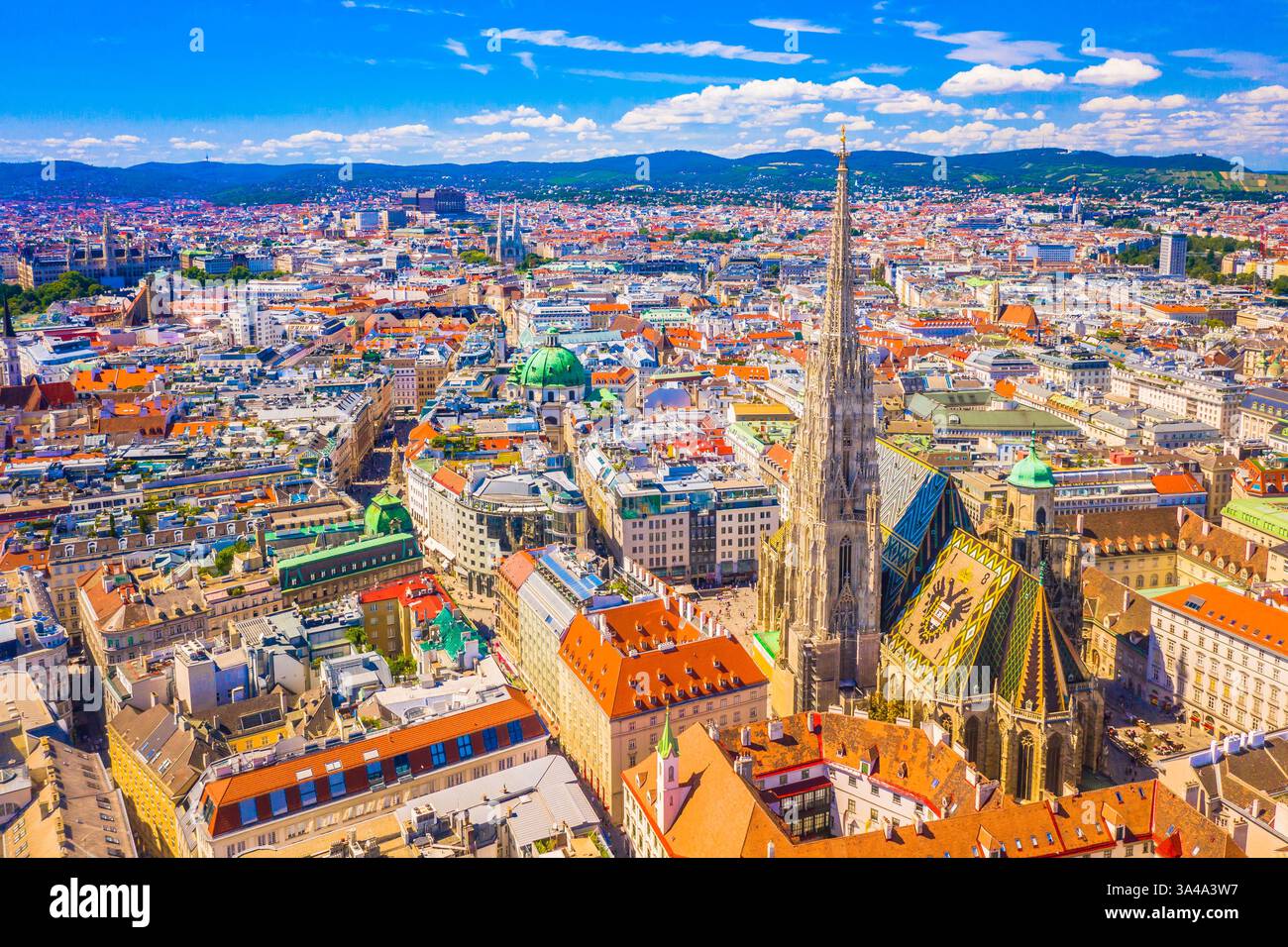 Vista aerea dello skyline di Vienna con Stephansplatz, Austria Foto Stock