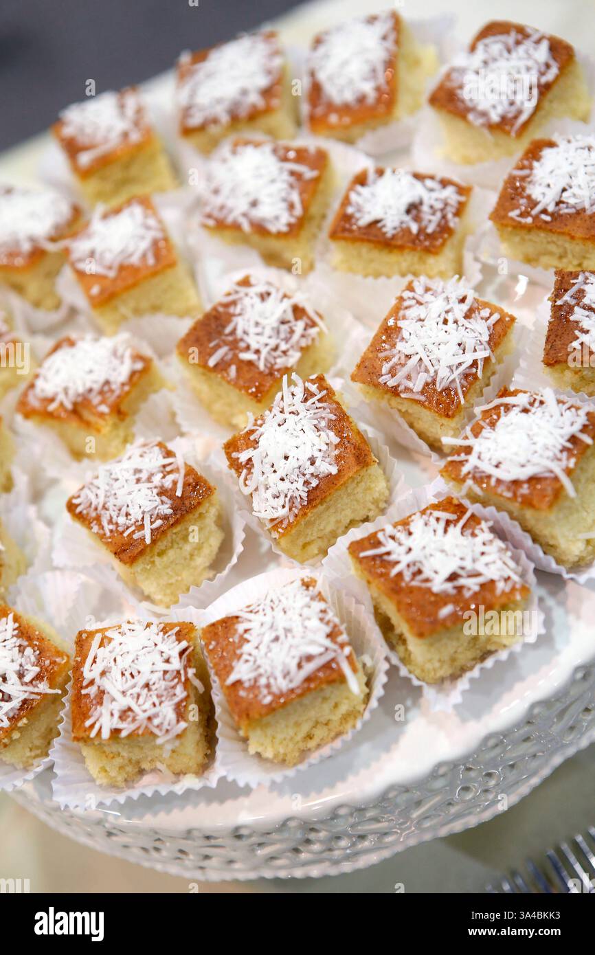 Torta di semolina con noce di cocco - concentrazione selettiva Foto Stock