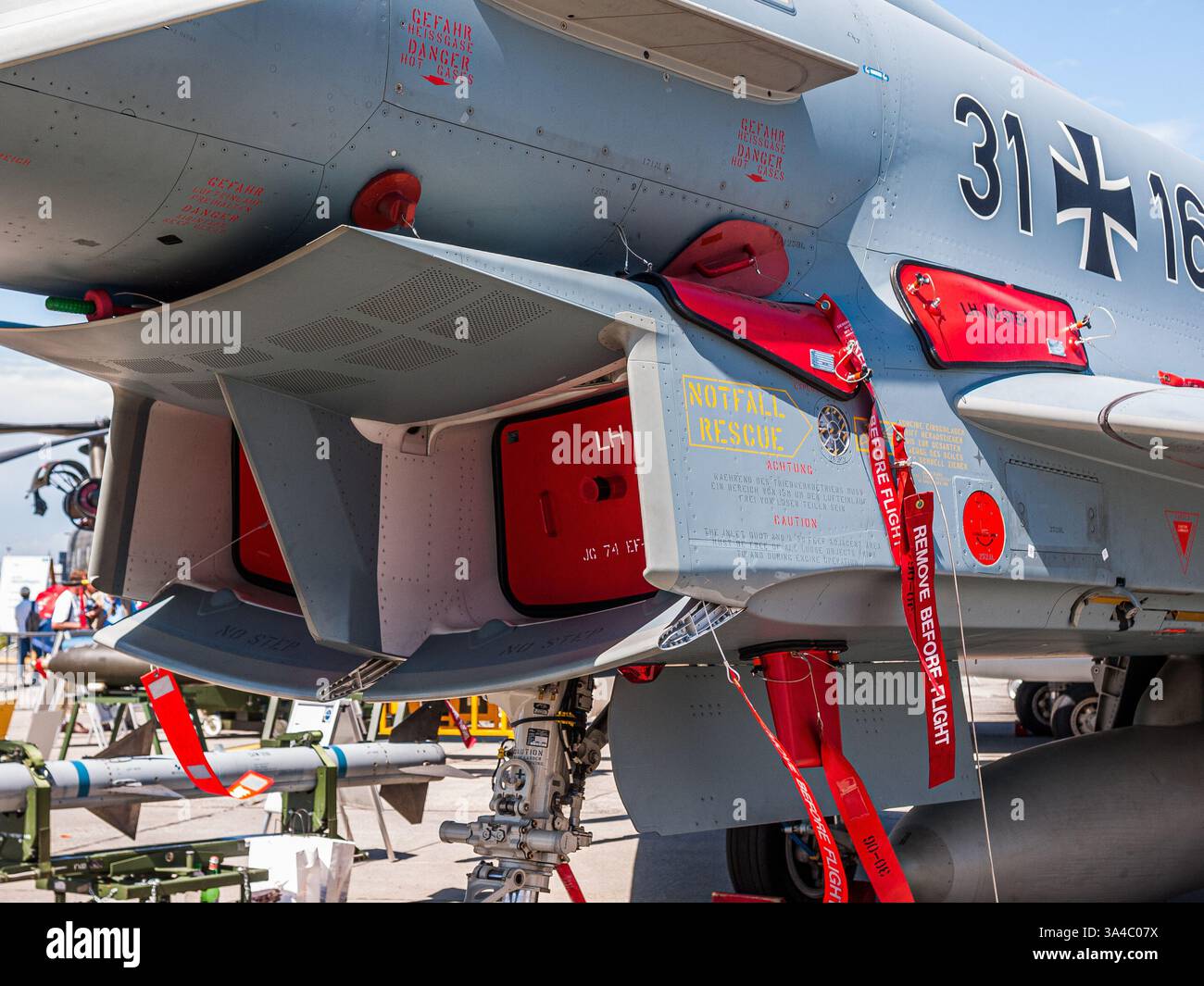 Belin, Germania - 11 giugno 2010: Area di cattura variabile labbro di aspirazione articolato della Luftwaffe Eurofighter Typhoon EF2000 (31+16) alla fiera aerea di Berlino (ILA Foto Stock