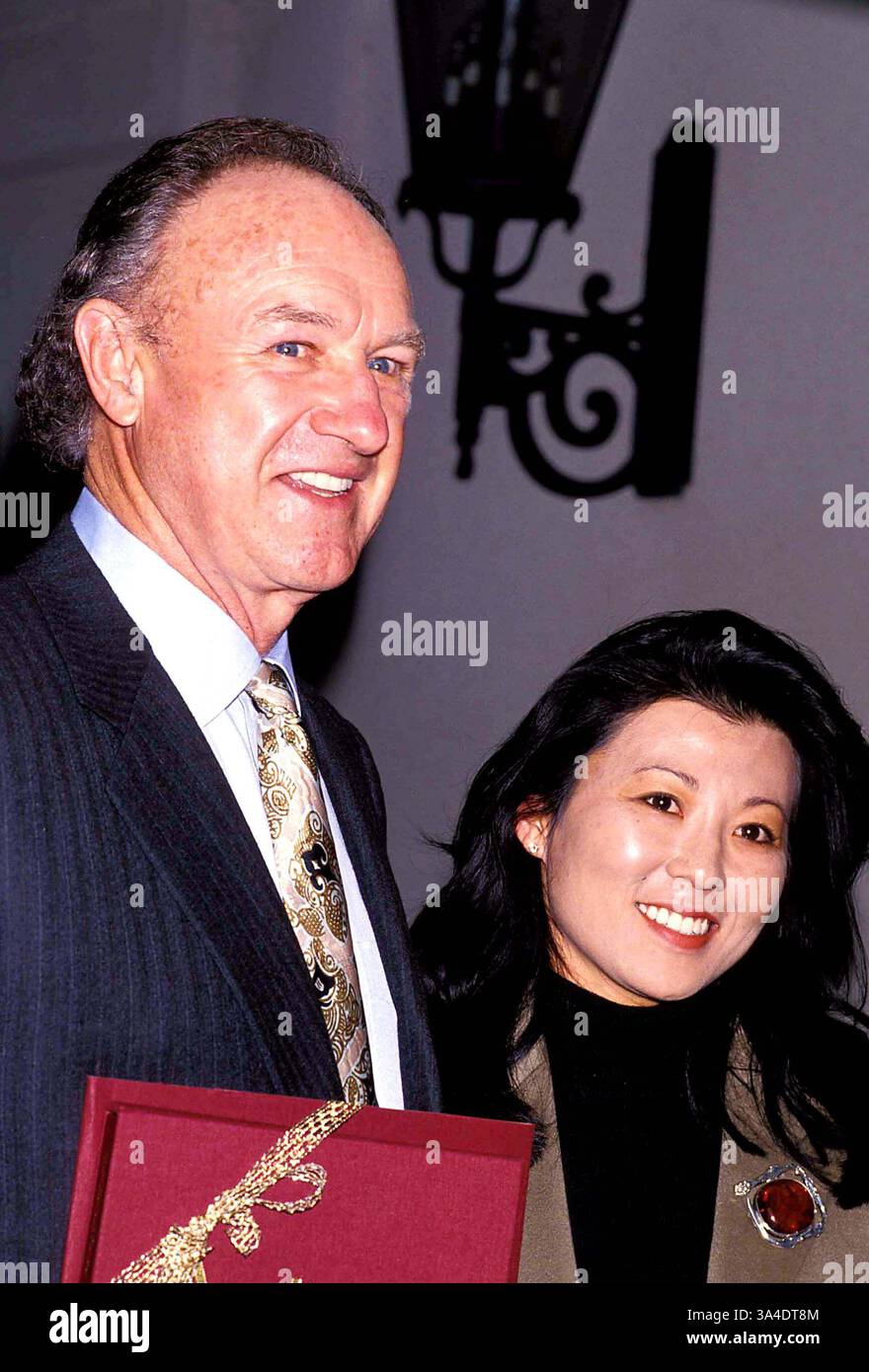 18 aprile 2006 - L4306.Gene Hackman e moglie, Betsy Arakawa. Lisa Rose - 1992.GENEHACKMANRETRO(immagine di credito: © Lisa Rose/ZUMA Wire) Foto Stock