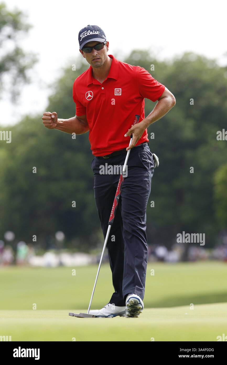23 maggio 2014 - Fort Worth, TX, USA - Adam Scott alza il pugno dopo aver affondato il suo putt sul 18° green durante il secondo round del Crowne Plaza Invitational al Colonial di Fort Worth, Texas, venerdì 23 maggio 2014. (Immagine di credito: © Richard W. Rodriguez/MCT/ZUMAPRESS.com) Foto Stock