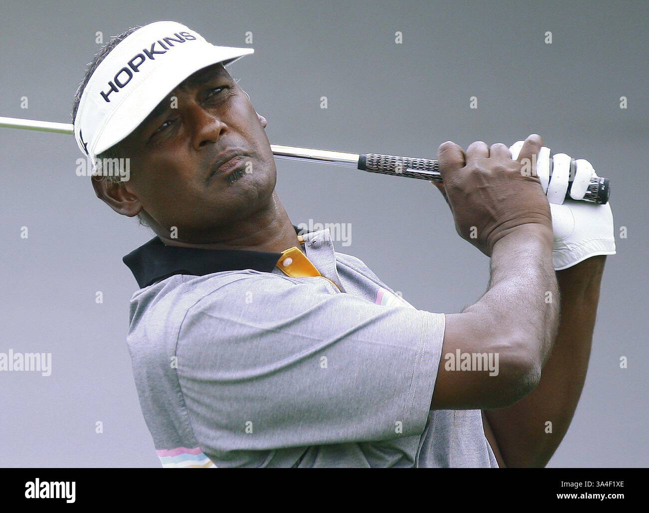 24 maggio 2014 - Fort Worth, TX, USA - Vijay Singh colpisce la 10a buca durante il terzo round del Crowne Plaza Invitational al Colonial di Fort Worth, Texas, sabato 24 maggio 2014. (Immagine di credito: © Ben Noey Jr/MCT/ZUMAPRESS.com) Foto Stock