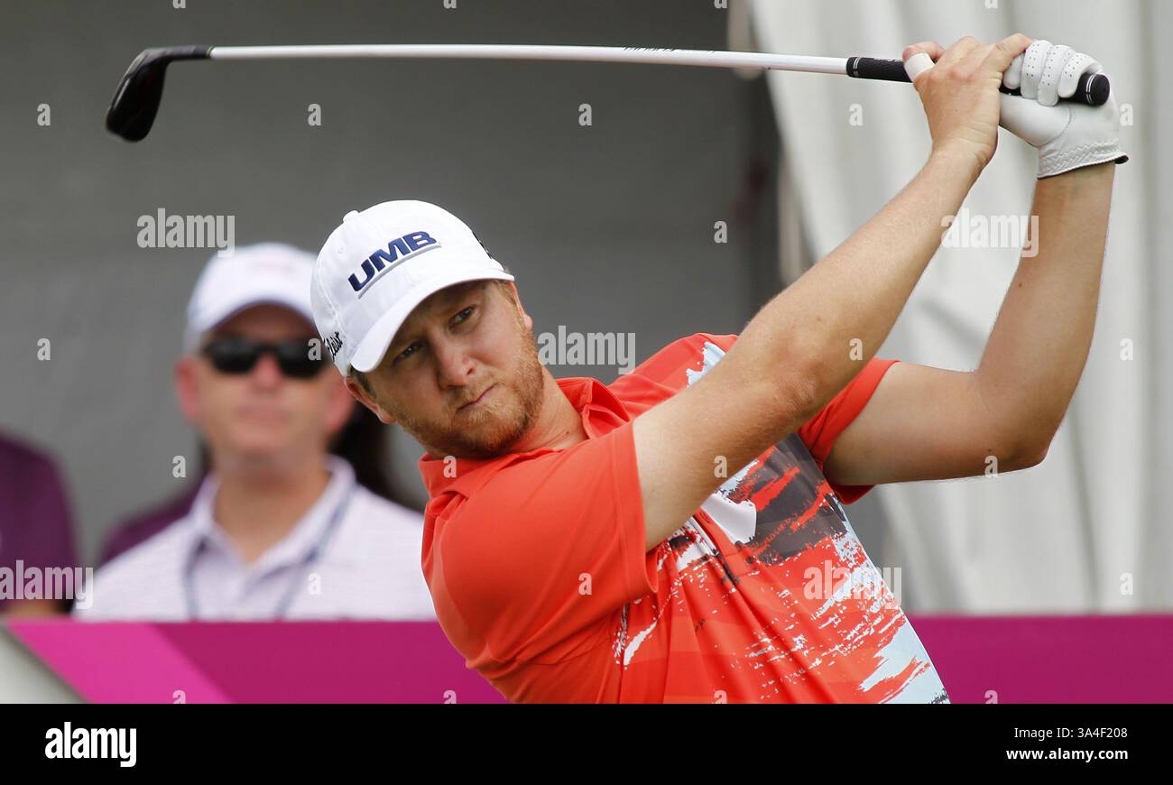 24 maggio 2014 - Fort Worth, TX, USA - Brice Garnett si mette in campo nella 10a buca durante il terzo round del Crowne Plaza Invitational at Colonial a Fort Worth, Texas, sabato 24 maggio 2014. (Immagine di credito: © Rodger Mallison/MCT/ZUMAPRESS.com) Foto Stock
