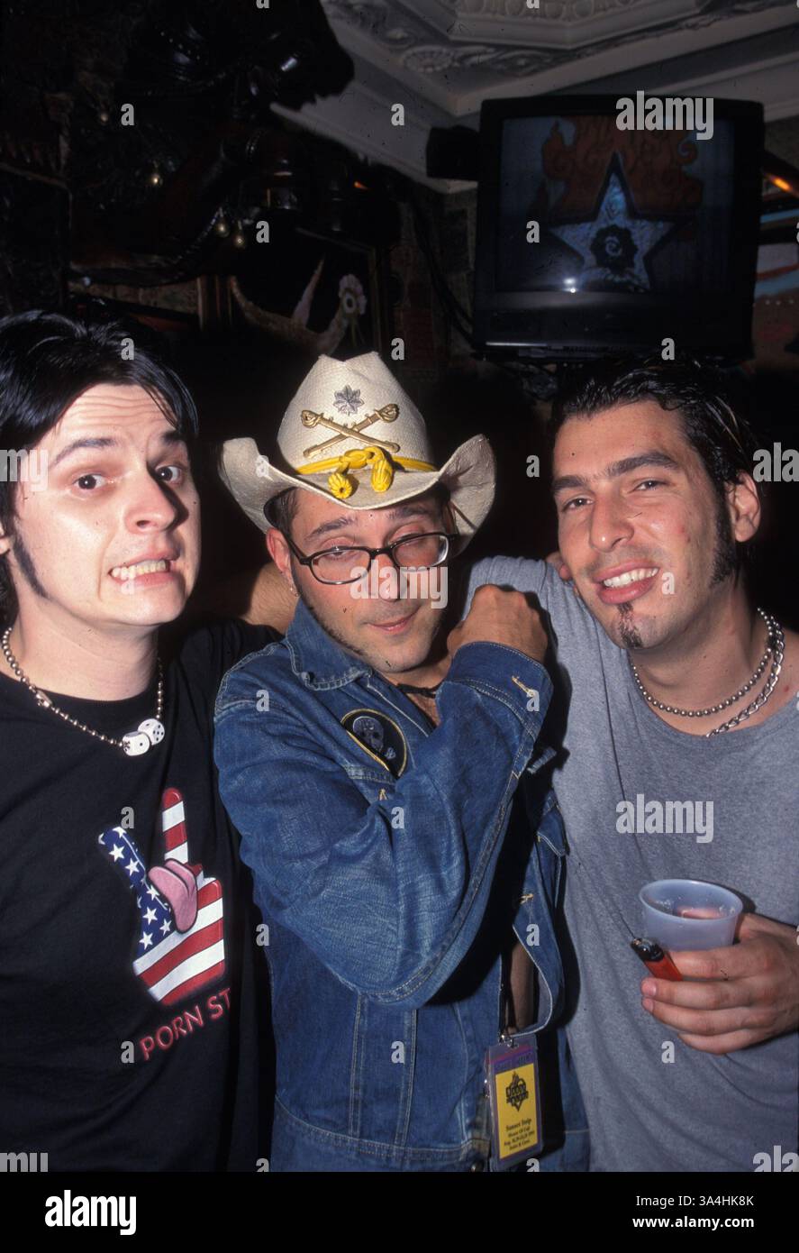 12 agosto 1999; Los Angeles, CA, Stati Uniti; il chitarrista ritmico MIKE DIMKICH al concerto "The Cult" all'House of Blues. Foto Stock