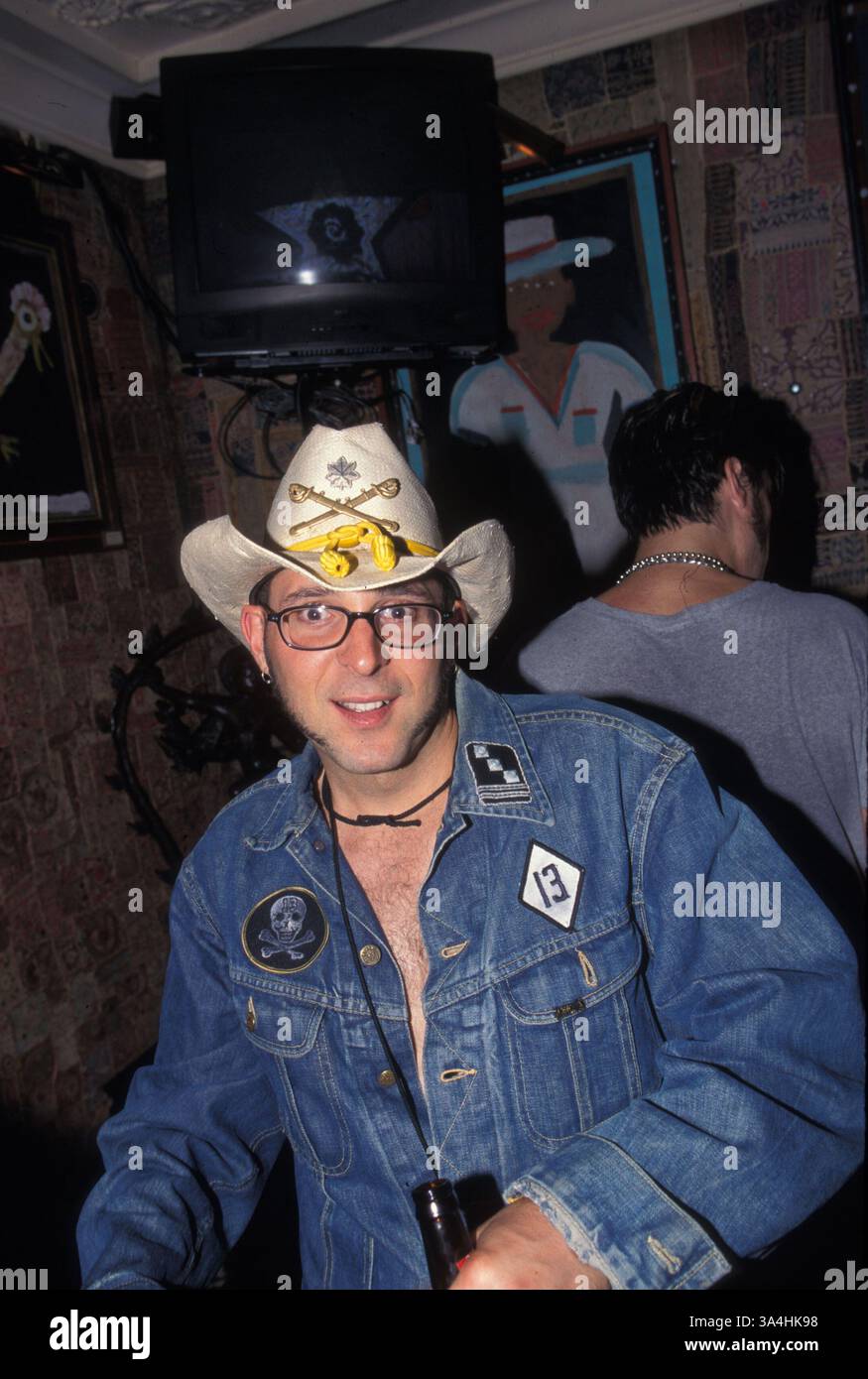 12 agosto 1999; Los Angeles, CA, Stati Uniti; il chitarrista ritmico MIKE DIMKICH al concerto "The Cult" all'House of Blues. Foto Stock