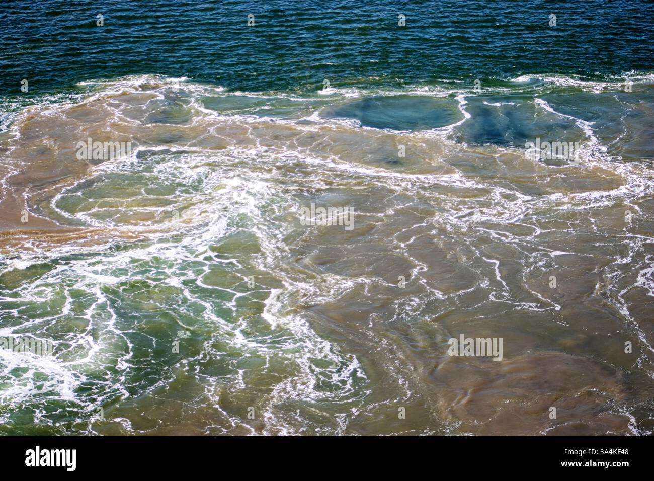 Anelli di ormeggio banchina con ciottoli a Copenhagen, Danimarca Foto Stock