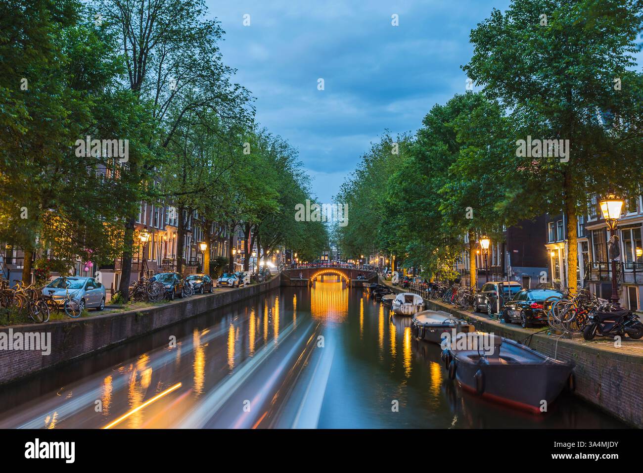 Percorsi in barca lungo i canali di Amsterdam. Foto Stock