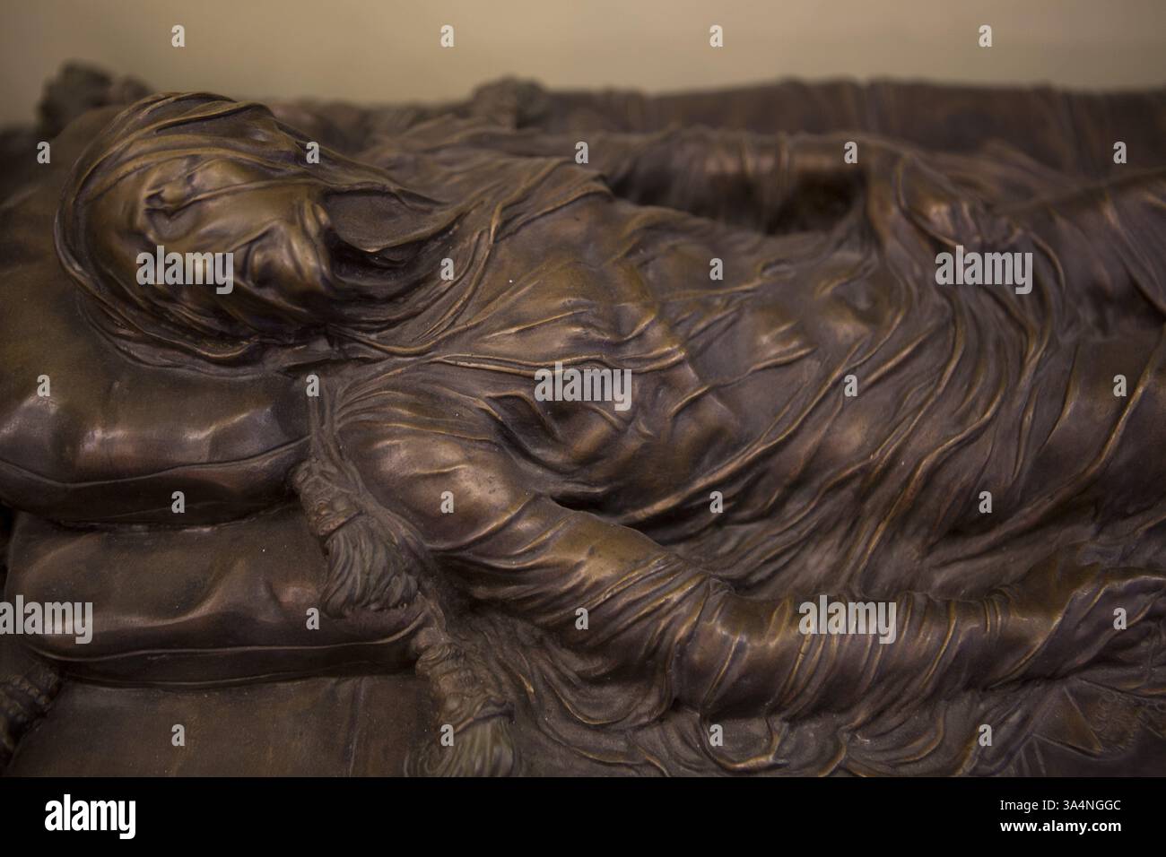 3 novembre 2014 - Napoli, Italia - Scultura di Cristo velata al centro della Cappella Sansevero. Scolpito nel 1753 da Giuseppe Sanmartino (immagine di credito: © Ton Koene/ZUMA Wire) Foto Stock