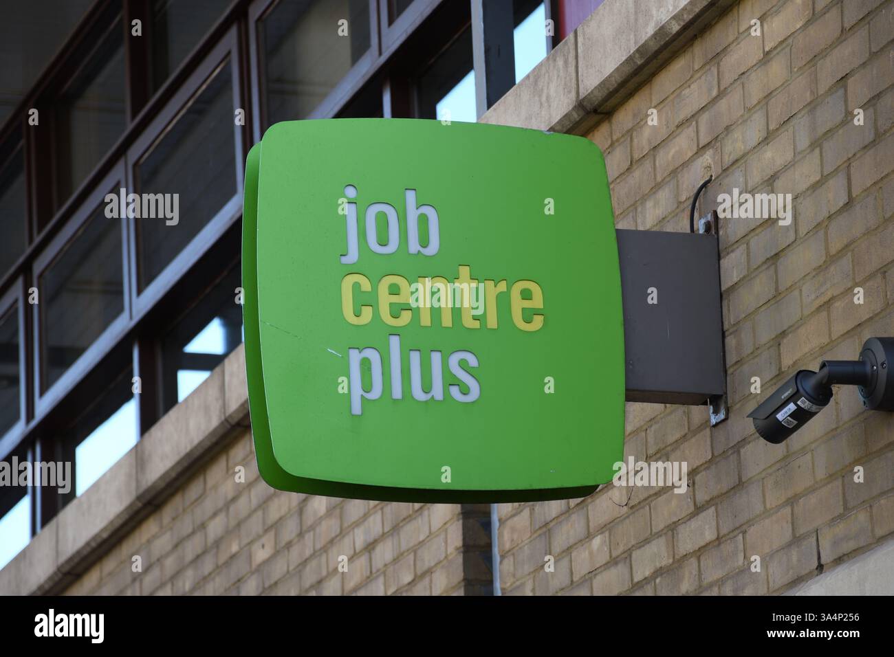 Job Centre, Job Centre Plus, Wood Green, Londra, Regno Unito. I centri di lavoro aiutano le persone disoccupate a trovare lavoro. Foto Stock