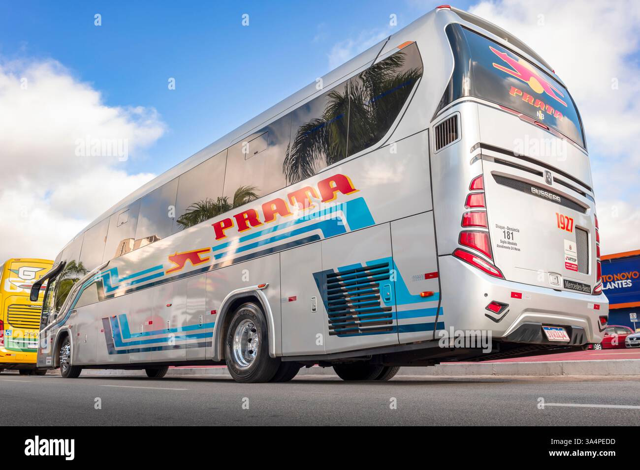 Busscar Vissta Buss 365 autobus Mercedes-Benz o-500RS BlueTec 6 2024 in mostra alla fiera Bus Brasil Fest 2024 in Brasile. Foto Stock