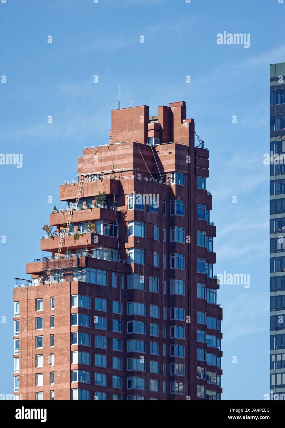 Belaire Condominium Apartments, 524 East 72nd Street a Lenox Hill, Manhattan, sopravvisse all'incidente di un aereo monomotore l'11 ottobre 2006. Foto Stock