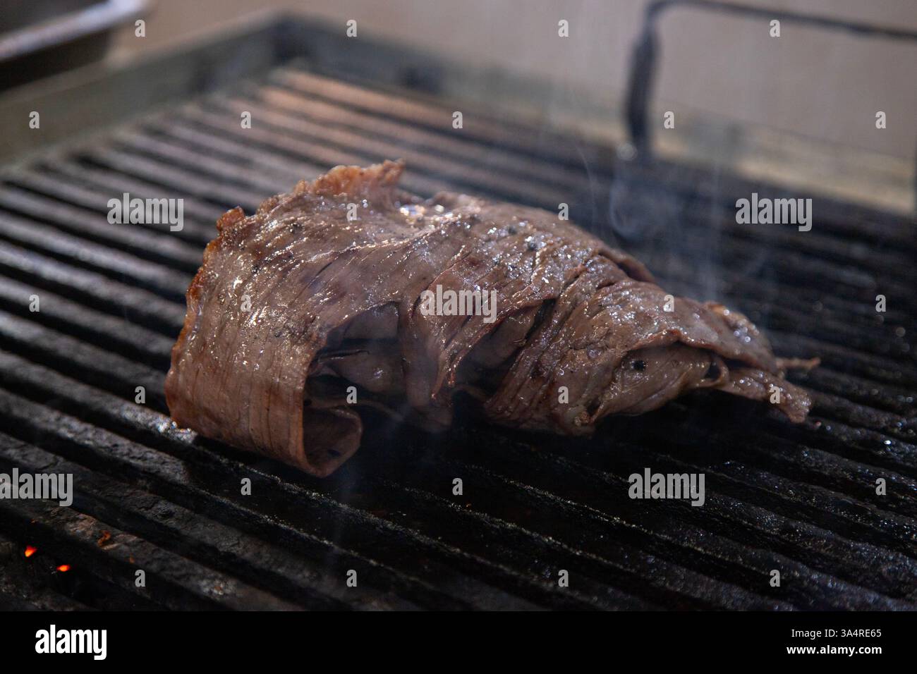 Manzo jerky barbacoa è il piatto tradizionale di Atlixco nella regione di Puebla in Messico. Foto Stock