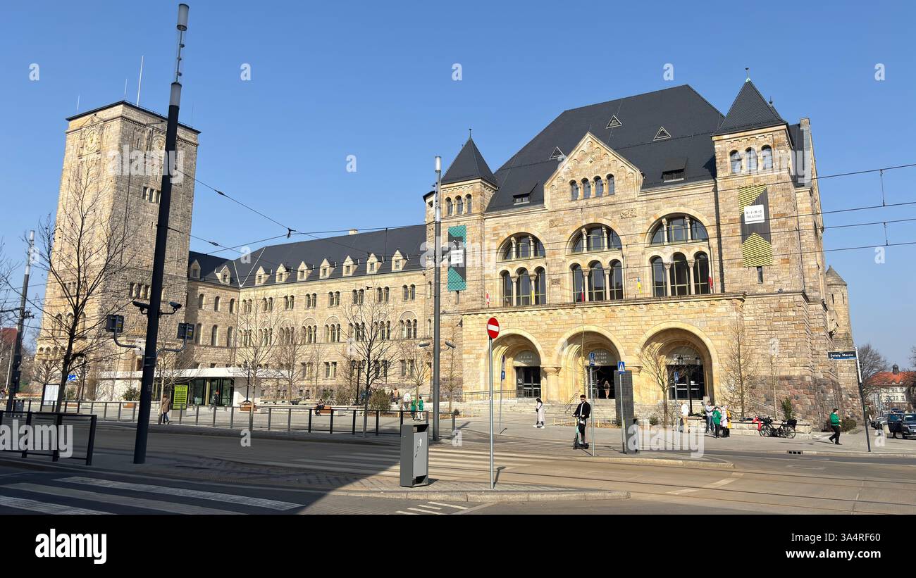 Castello Imperiale. Zamek Cesarski W Poznaniu. Palazzo a Poznan. Località turistica famosa per i vecchi edifici nel centro della città polacca di Poznań - Immagine stock catturata con smartphone