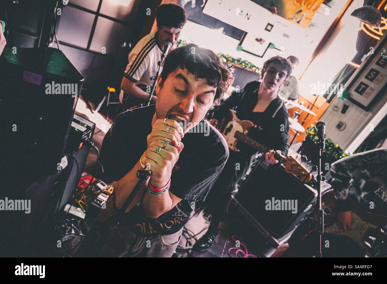 14 marzo 2025 - Austin, Texas: I Gurriers si esibiscono al Dead Rabbit durante il SXSW 2025. Foto: Thomas Jackson / Alamy Live News Foto Stock