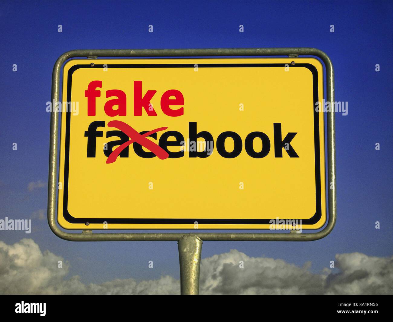 Immagine simbolica, facebook come fakebook, coercitiva libertà di parola degli Stati Uniti, democrazia contro autocrazia, democrazia degli Stati Uniti in pericolo, UE e Germania sotto politica Foto Stock