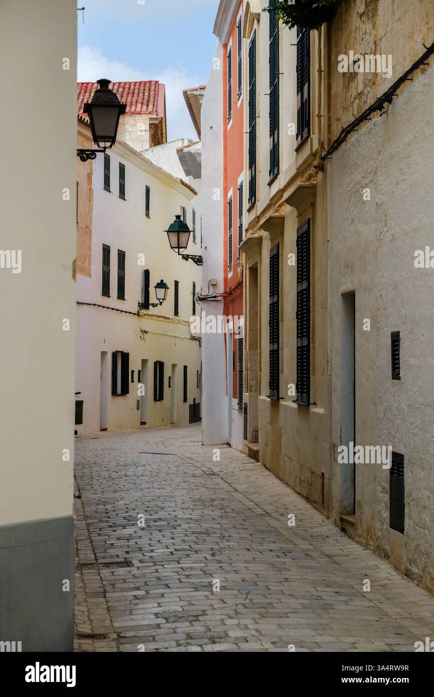 Strade di Ciutadella, la capitale di Minorca nelle isole mediterranee delle Baleari, Spagna Foto Stock
