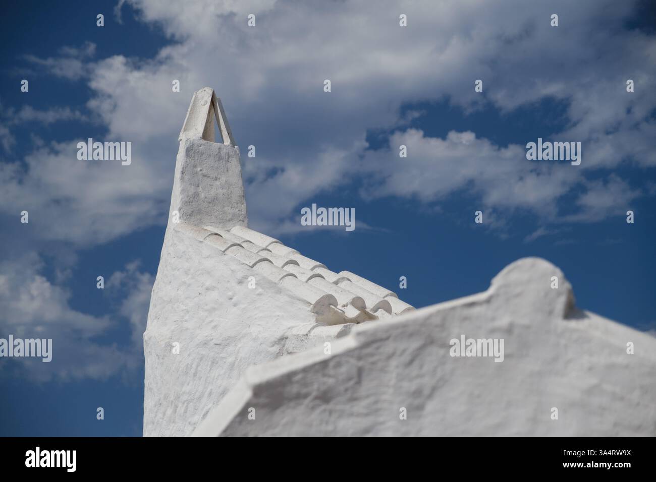 Casa bianca della peculiare città di Binibeca a Minorca, Isole Baleari, Spagna Foto Stock