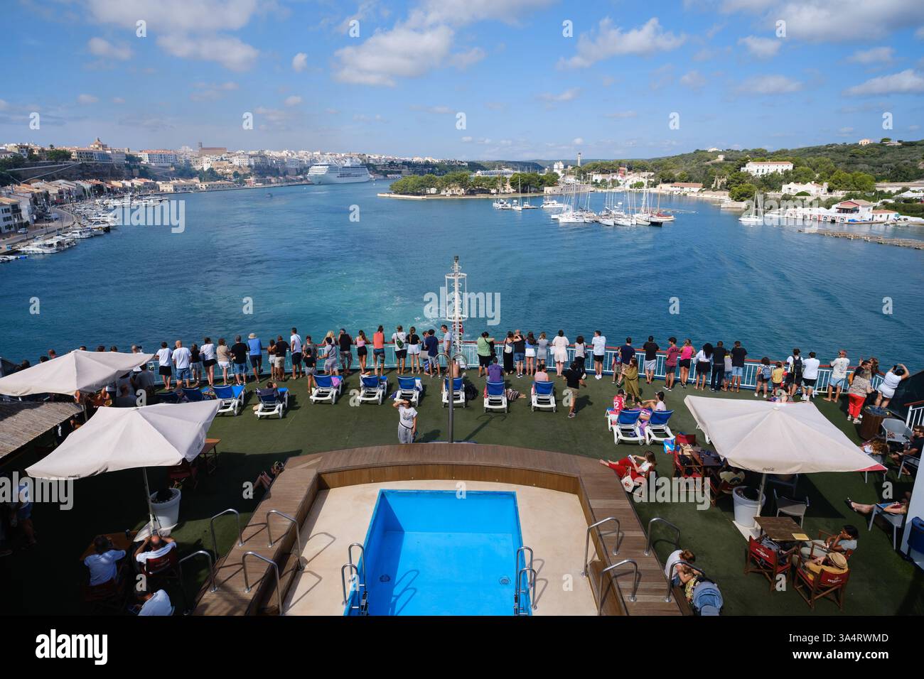 Vistes del port de Maó des del Ferry Barcellona - Minorca Foto Stock