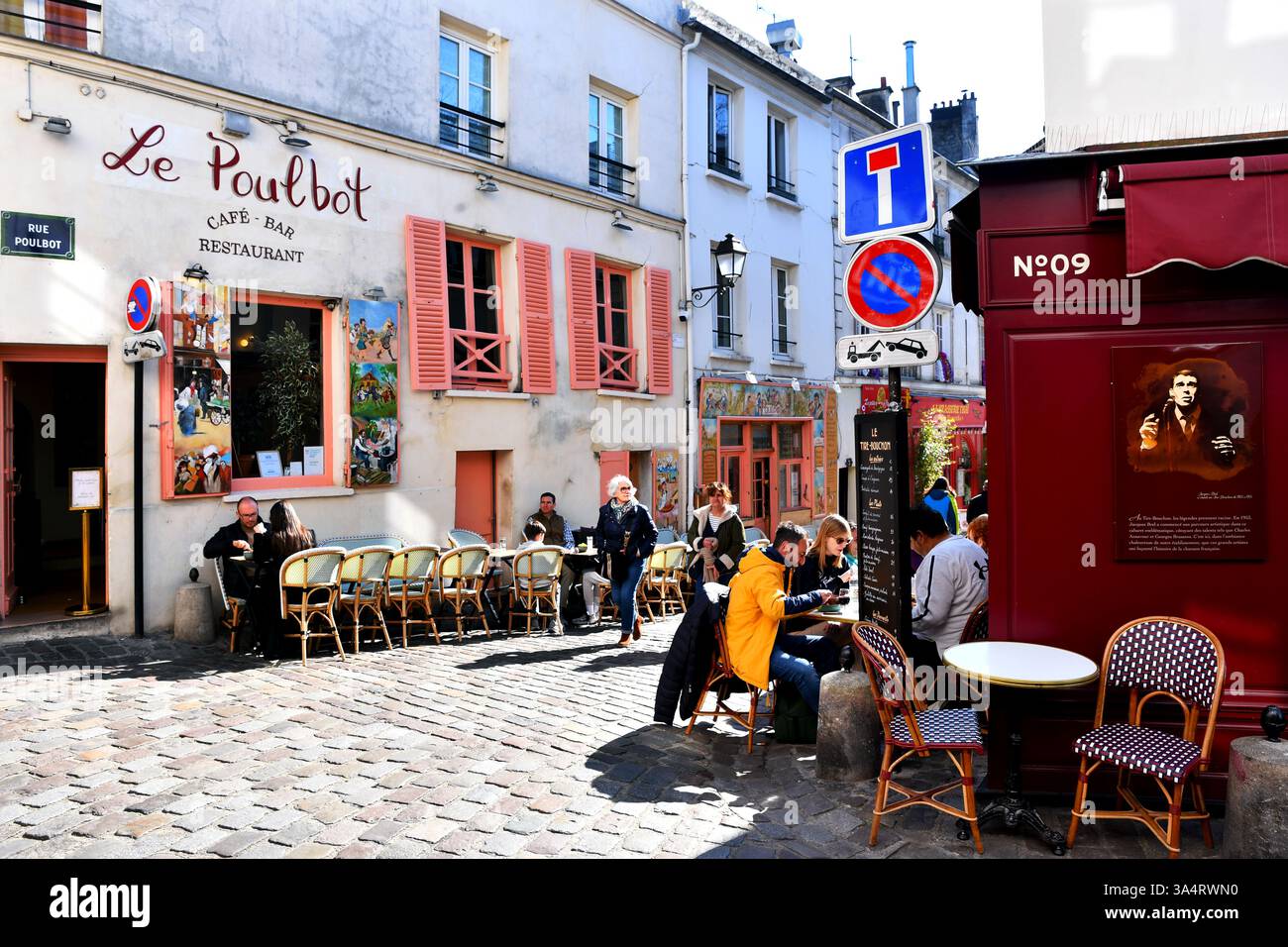Le Poulbot Café in primavera a Montmartre - Parigi - Francia Foto Stock