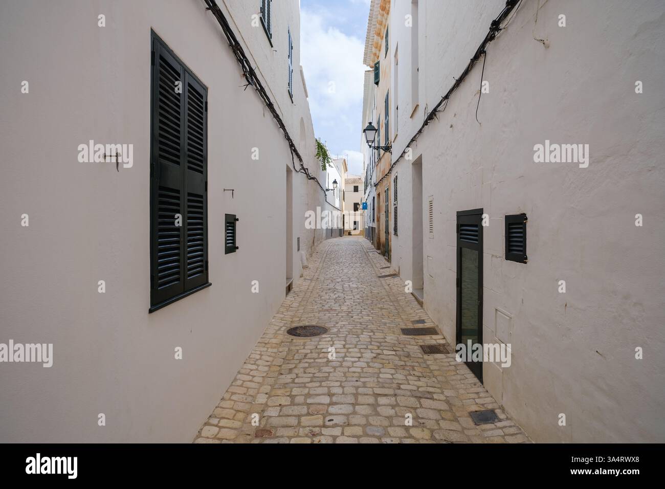 Strade di Ciutadella, la capitale di Minorca nelle isole mediterranee delle Baleari, Spagna Foto Stock
