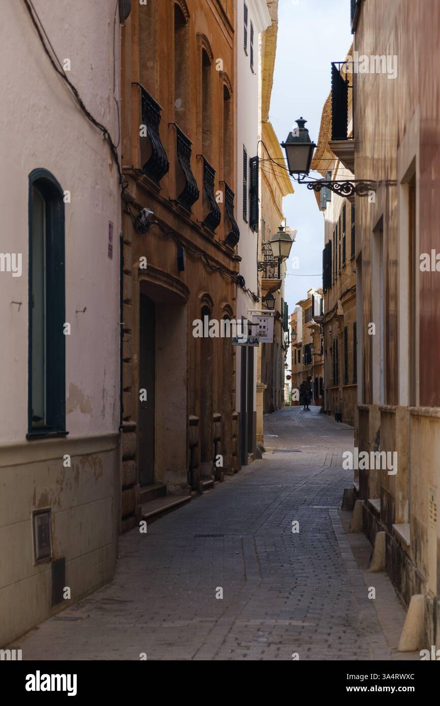 Strade di Ciutadella, la capitale di Minorca nelle isole mediterranee delle Baleari, Spagna Foto Stock