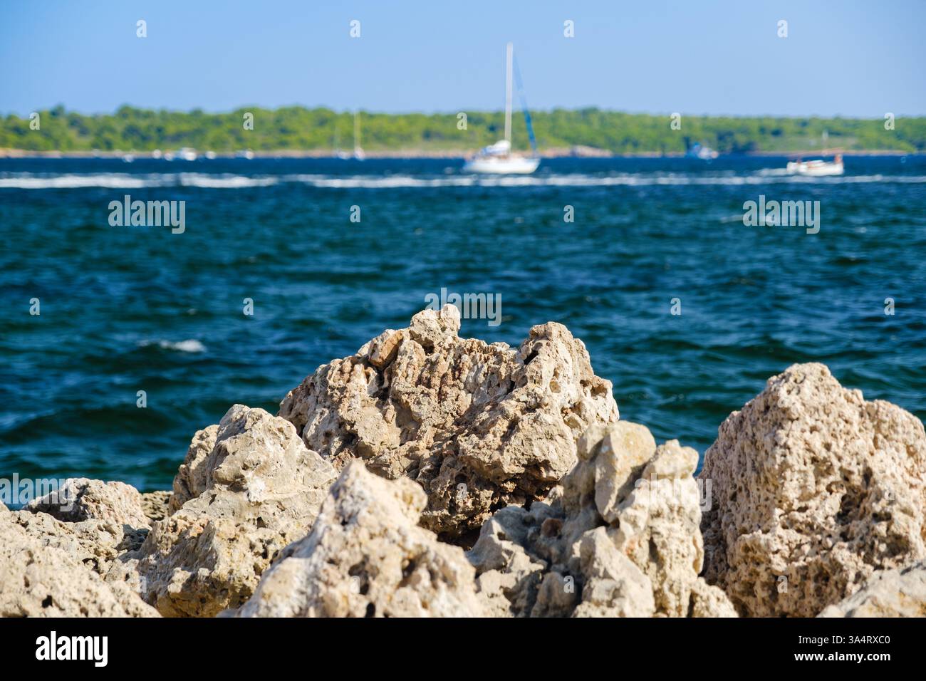 Vista da Fornells, una città sul mar mediterraneo a Minorca, Isole Baleari, Spagna Foto Stock