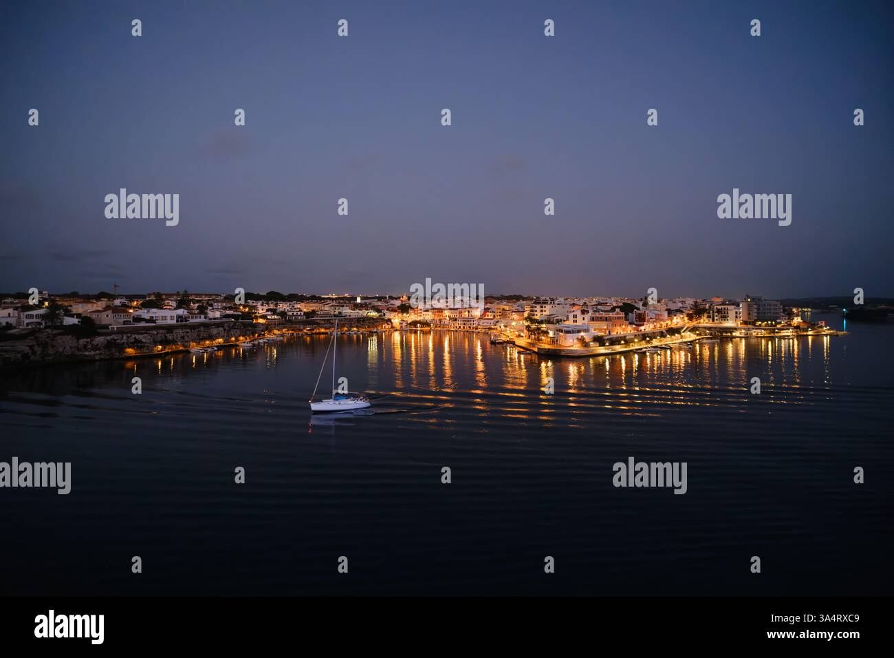 Vistes del port de Maó des del Ferry Barcellona - Minorca Foto Stock