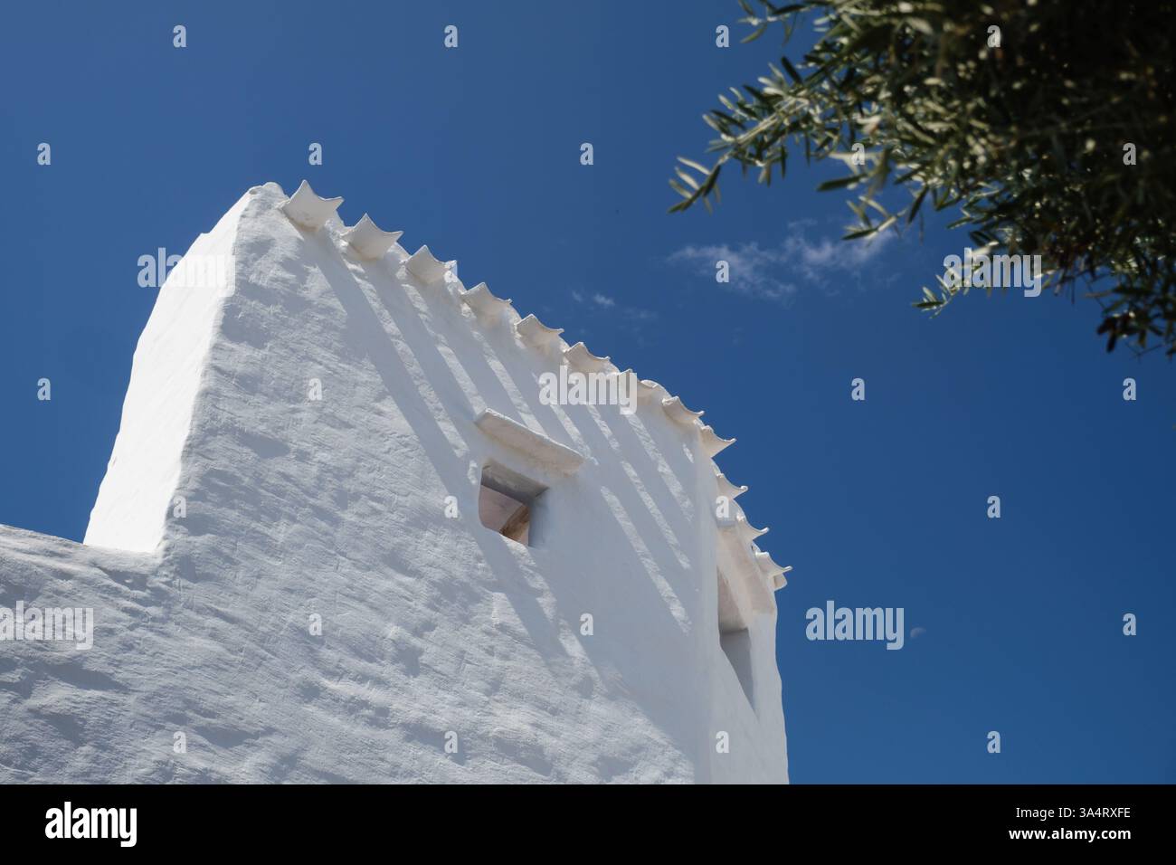 Casa bianca della peculiare città di Binibeca a Minorca, Isole Baleari, Spagna Foto Stock