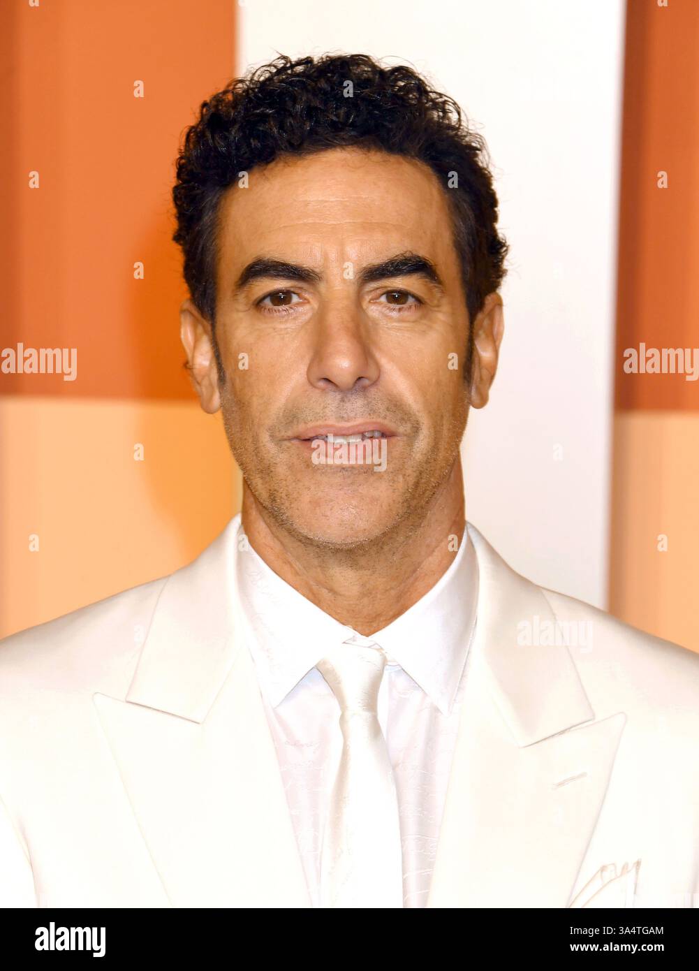 BEVERLY HILLS, CALIFORNIA - 2 MARZO: Sacha Baron Cohen partecipa al Vanity Fair Oscar Party del 2025 condotto da Radhika Jones al Wallis Annenberg Center fo Foto Stock